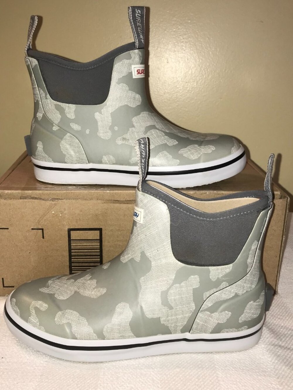 Sureway Deck 500 Ankle Fishing Boots Women: 7 (Men's Size 5) Lakes Grey Camo
